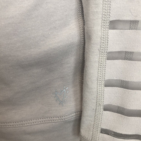 Betsy Johnson light gray long sleeve comfy shirt with lots of detail. Sz XS.EUC - Picture 5 of 10